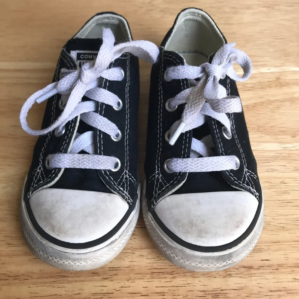 Converse Chuck Taylor Ox Low Sneaker Black Size: US Toddler 8 EUR 24 CM 15
